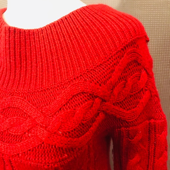 VS-Cable Knit Sweater - Picture 2 of 8